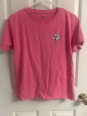 Ilsa Girl Thing Pink Short Sleeve Tee with White Floral Patch